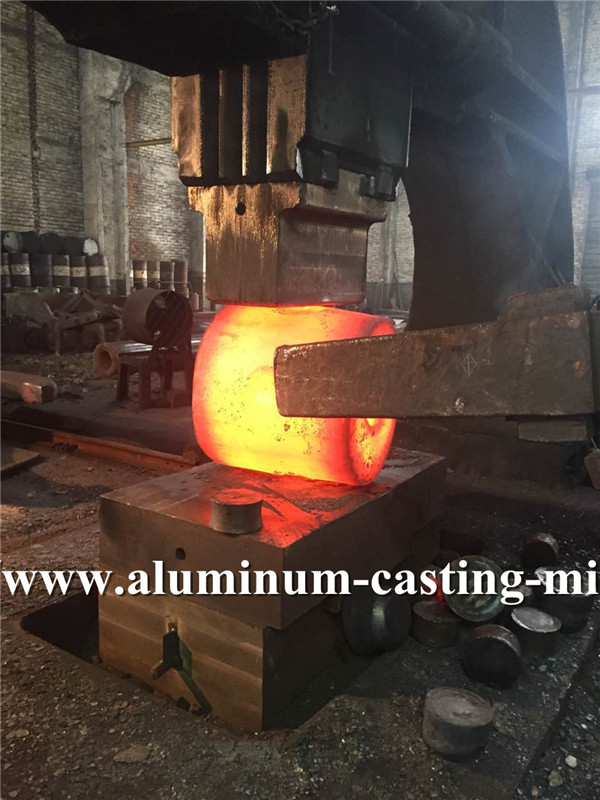 Roller shell for cast rolling mill