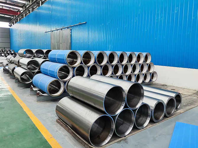 Roll sleeve for aluminum coil